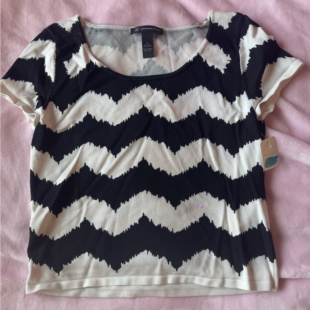 INC International Concepts Black and White Zigzag Top